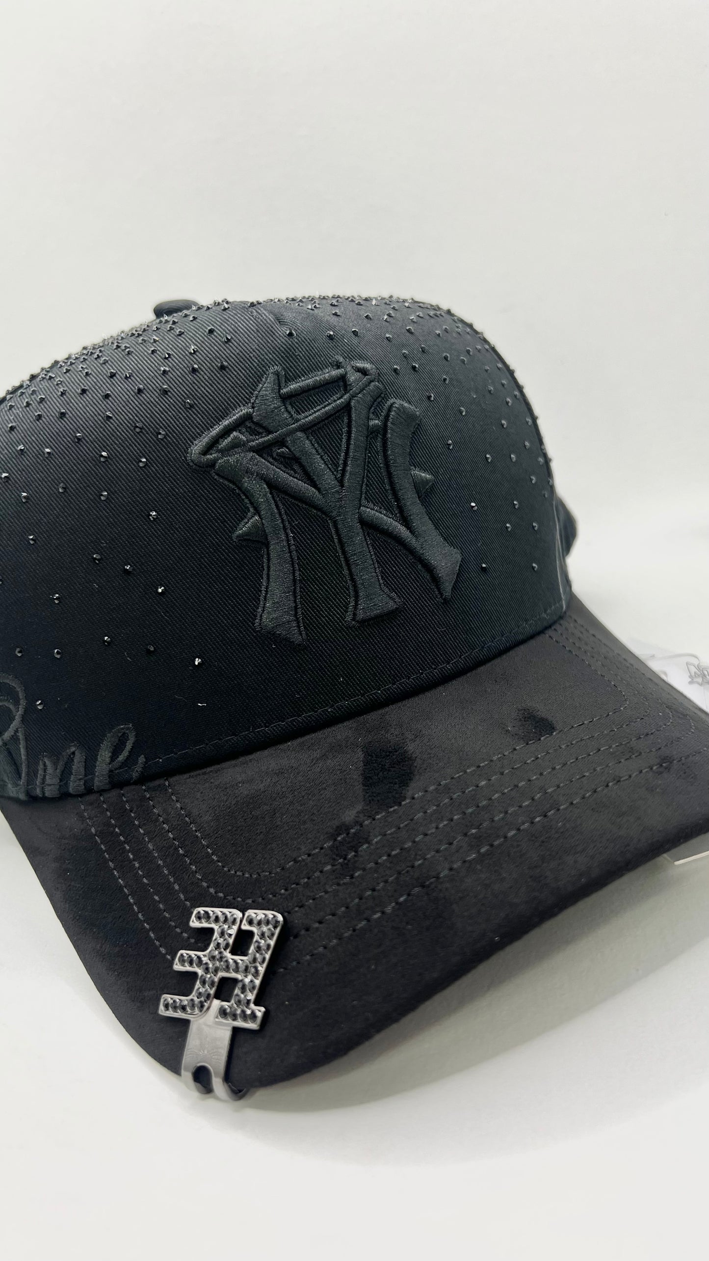 THIRTY ONE FOREVER BLACK