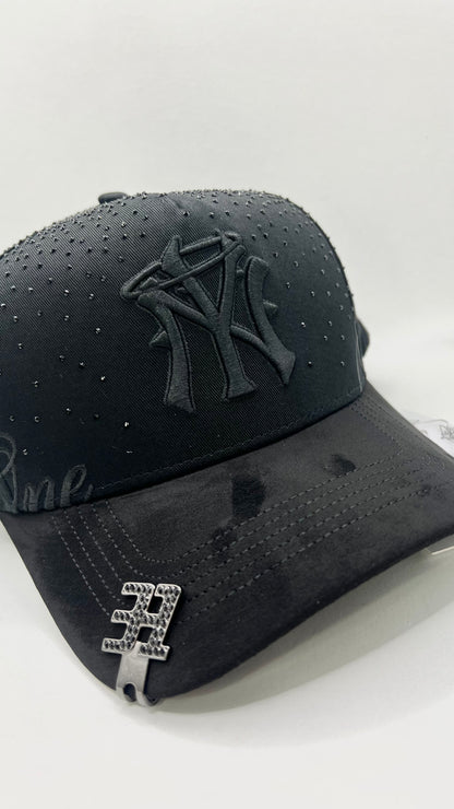 THIRTY ONE FOREVER BLACK