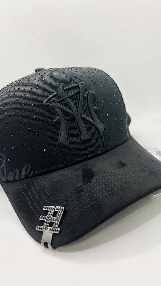 THIRTY ONE FOREVER BLACK