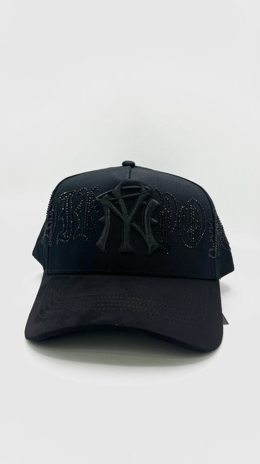 THIRTY ONE CRYSTALS BLACK