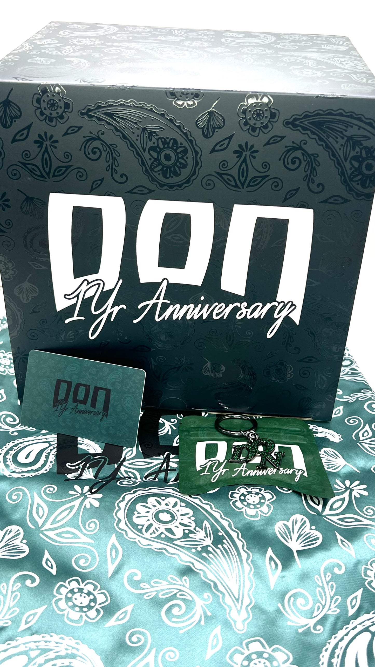 DON HATS 1 YEAR ANIVERSARIO
