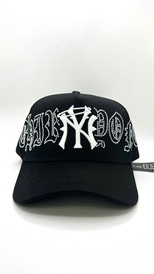 THIRTY ONE CRYSTALS WHITE